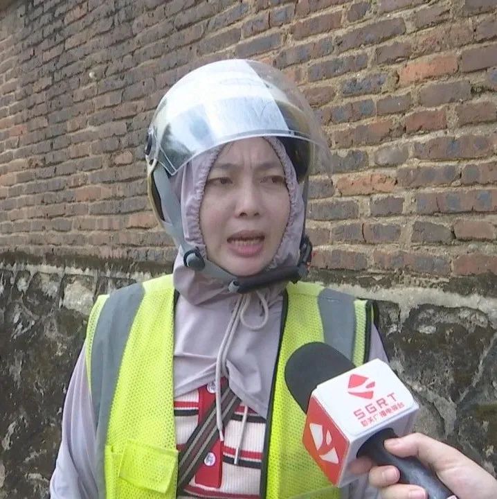 DƬ
